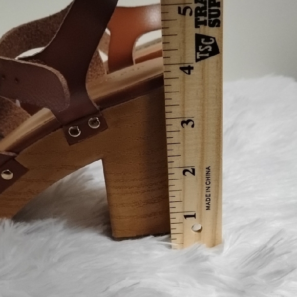 NWT Old Navy Brown Platform Open Toe Sandals Boho Feminine 70s - Picture 15 of 15